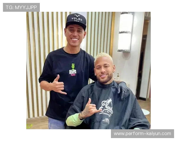 足球球星染发潮流探析：从经典到个性化发型的演变与影响